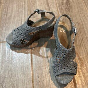 SO Women's Bundle Gray and Red Wedge Sandals Size 5.5